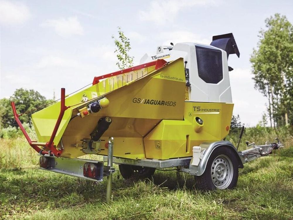 Cippatore professionale per trasformazione potature in biomassa